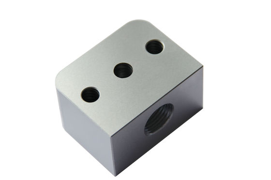 注入の自動車部品の注入を設計するプラスチック注入型の連結は部品を形成した